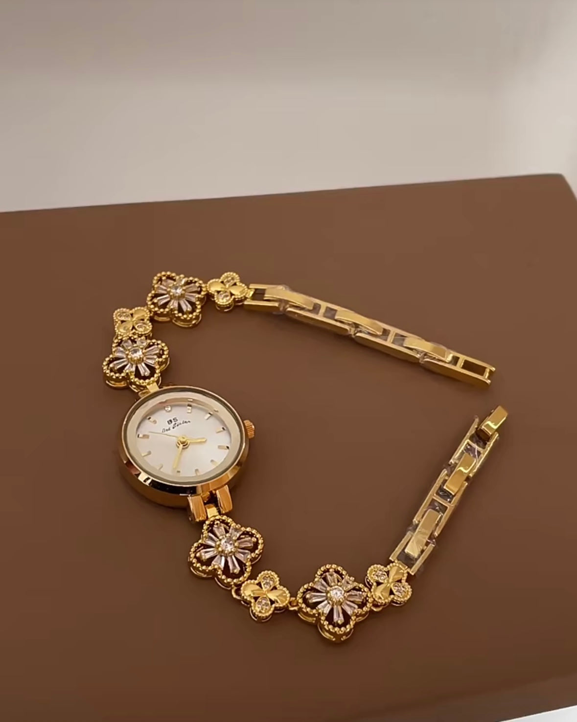 Blossom Vintage Gold Bracelet Watch