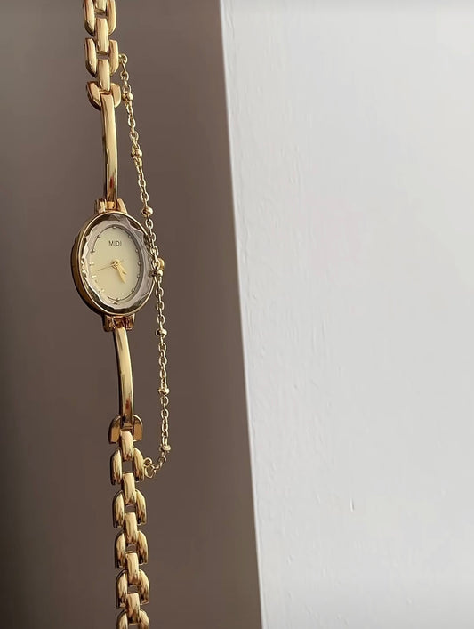 Vintage-inspired Gold Bracelet Watch